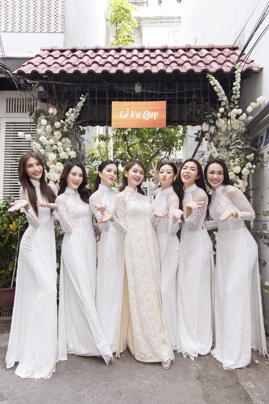 Lễ vu quy vợ chồng Á hậu Thùy Dung: Visual cô dâu chú rể "mười điểm", dàn bê tráp toàn mỹ nhân đình đám - Ảnh 6. Lễ vu quy vợ chồng Á hậu Thùy Dung: Visual cô dâu chú rể "mười điểm", dàn bê tráp toàn mỹ nhân đình đám - Ảnh 6.