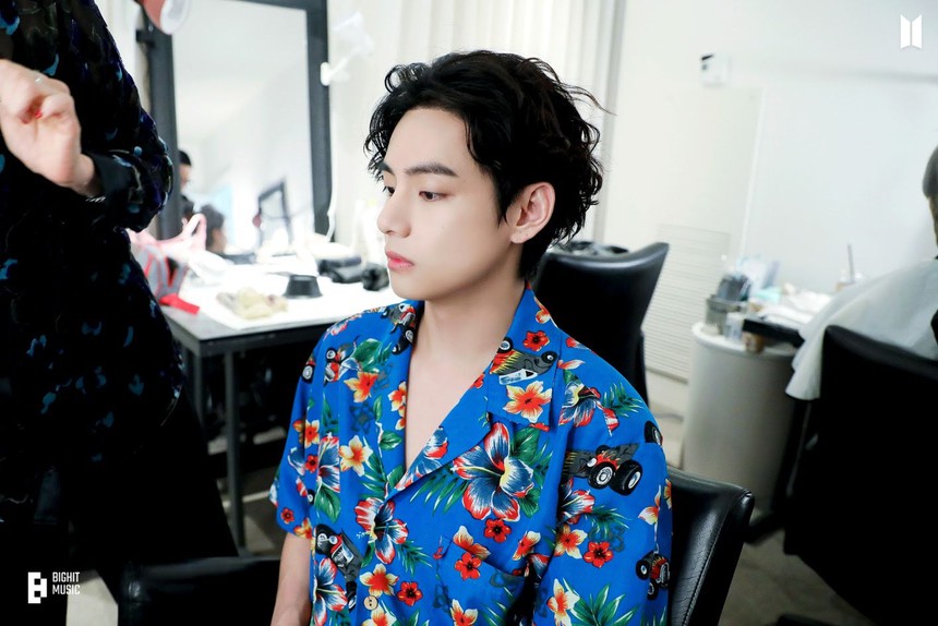Big Hit tung ảnh cực phẩm mừng sinh nhật V BTS 27 tuổi - Ảnh 16.
