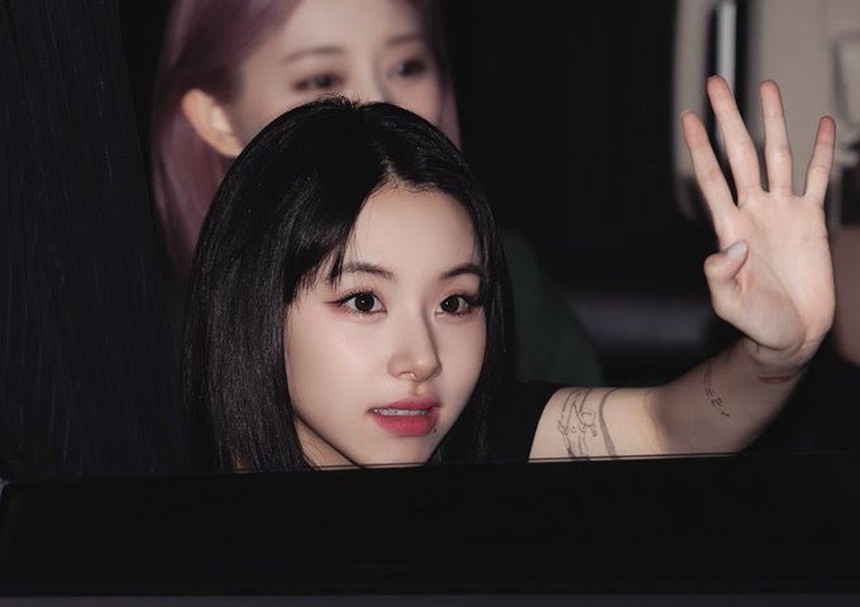 Jisoo Blackpink gây sốt khi lộ hình xăm cá nhân - Ảnh 2. Jisoo Blackpink gây sốt khi lộ hình xăm cá nhân - Ảnh 2.