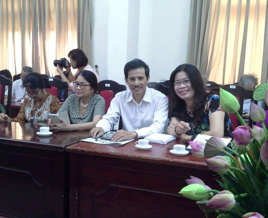 'Về miền phong hương đỏ' của Lê Thị Bích Hồng: 17 khoảnh khắc mùa Xuân... - Ảnh 5.