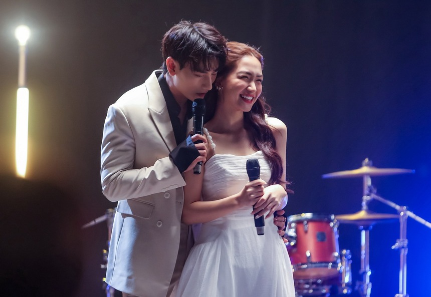 Hòa Minzy bất ngờ nhận Isaac là người yêu - Ảnh 5. Hòa Minzy bất ngờ nhận Isaac là người yêu - Ảnh 5.