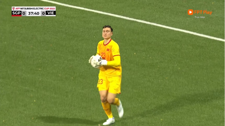 Hàng công Singapore quá yếu khiến Văn Lâm không được 'lên hình' - Ảnh 2.