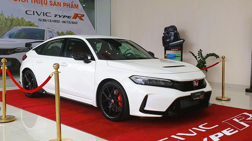 Honda Civic Type R giá gần 2,4 tỷ đồng tại Việt Nam: Đắt gấp rưỡi BMW 330i lắp ráp, ngang C 300 nhập - Ảnh 5.