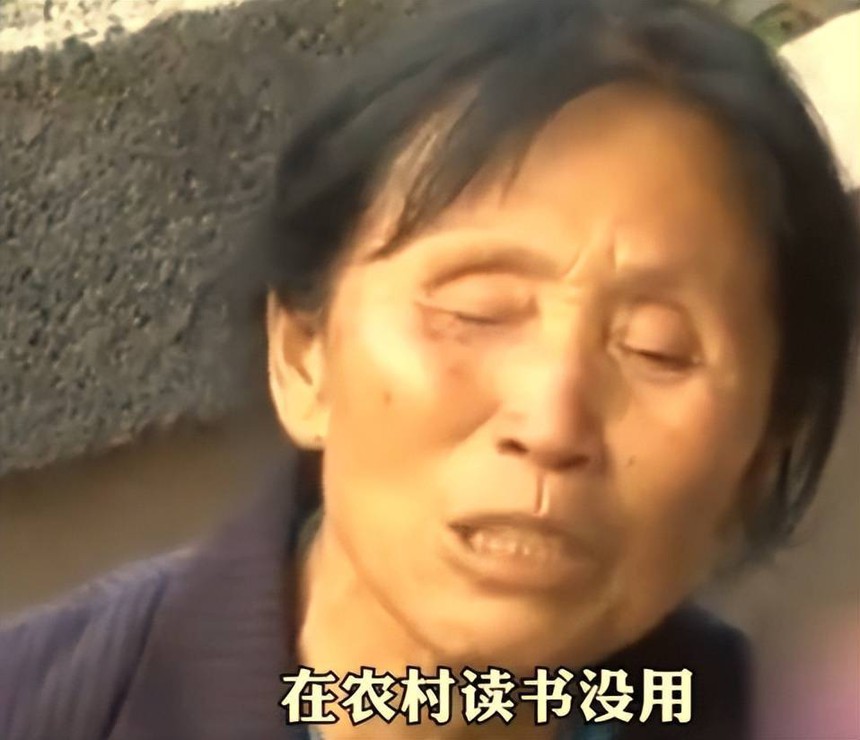 12 năm trước, Hồ Ca bất chấp ngăn cản, nhận tài trợ học phí cho 1 đứa trẻ: Giờ đây, cô bé ấy đã thành niềm tự hào của anh! - Ảnh 4. 12 năm trước, Hồ Ca bất chấp ngăn cản, nhận tài trợ học phí cho 1 đứa trẻ: Giờ đây, cô bé ấy đã thành niềm tự hào của anh! - Ảnh 4.