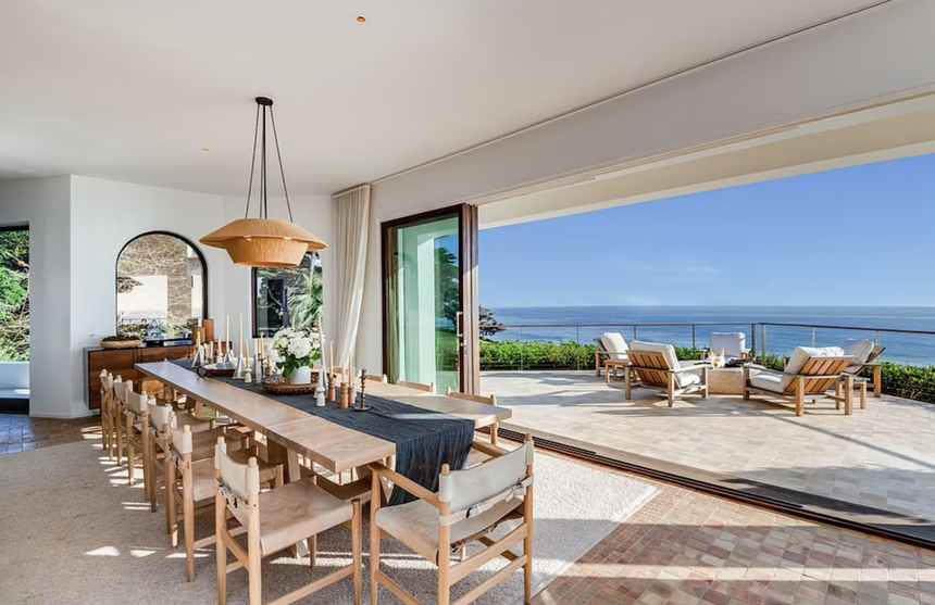 Dinh tự 70 triệu USD mới tậu của Kim Kardashian: tổng diện tích gần 13.000 m2, riêng nội thất sân vườn đã ngốn gần 1 tỷ - Ảnh 3. Dinh tự 70 triệu USD mới tậu của Kim Kardashian: tổng diện tích gần 13.000 m2, riêng nội thất sân vườn đã ngốn gần 1 tỷ - Ảnh 3.