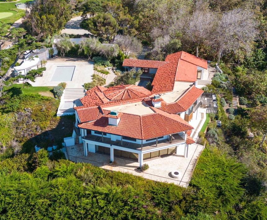 Dinh tự 70 triệu USD mới tậu của Kim Kardashian: tổng diện tích gần 13.000 m2, riêng nội thất sân vườn đã ngốn gần 1 tỷ - Ảnh 1. Dinh tự 70 triệu USD mới tậu của Kim Kardashian: tổng diện tích gần 13.000 m2, riêng nội thất sân vườn đã ngốn gần 1 tỷ - Ảnh 1.