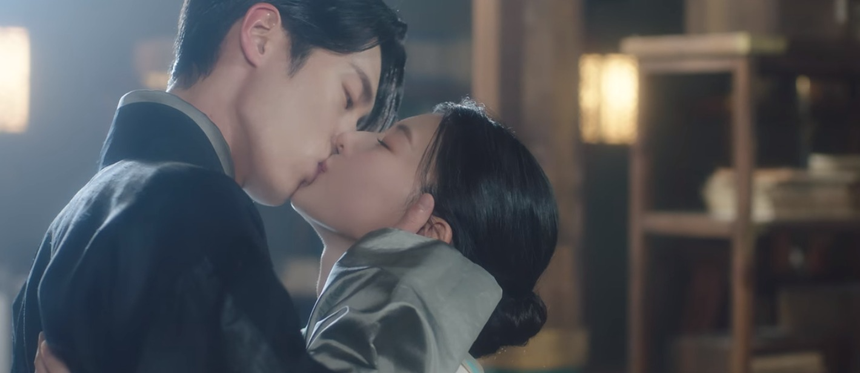 Hoàn Hồn tập 7: Naksu vừa chạm môi nam phụ đã tức tốc hôn sâu nam chính, chuyện gì thế này? - Ảnh 10.