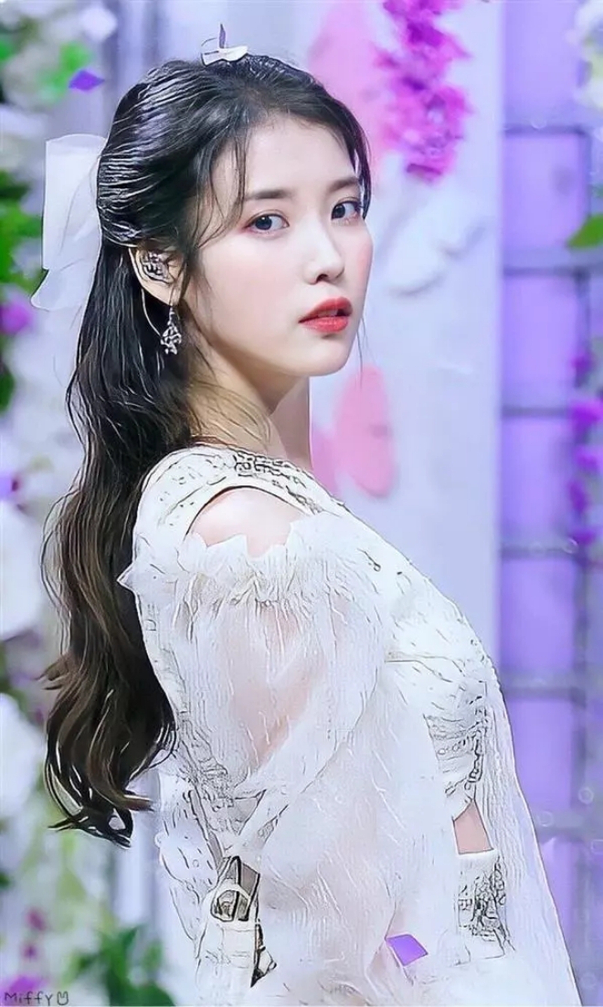 Loạt sao nam từng đi qua cuộc đời 'em gái quốc dân' IU, giờ là Lee Jong Suk - Ảnh 3.