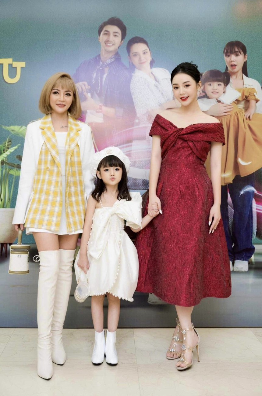 'Con gái' Quỳnh Kool đang gây sốt: Từng đóng Thu Quỳnh hồi nhỏ, xinh như thiên thần - Ảnh 7.