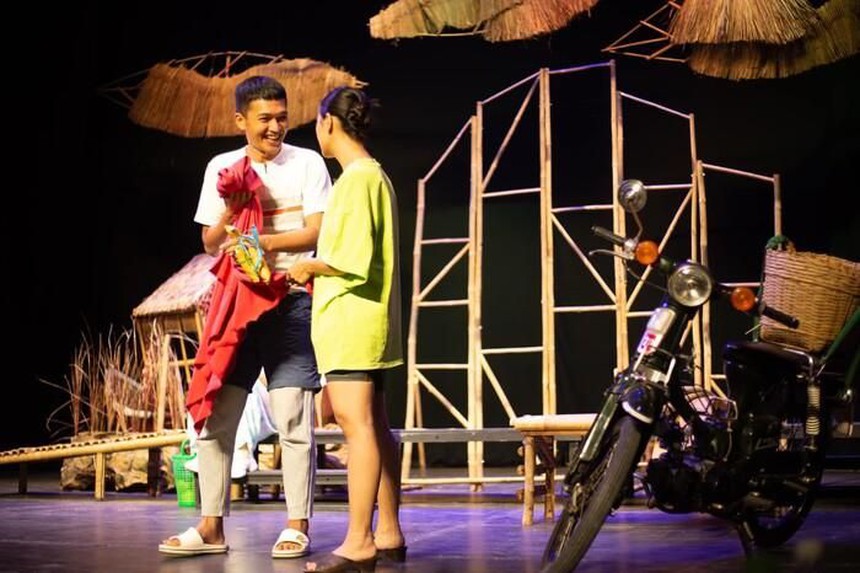 'Tắc kè hoa' Quang Tuấn: Sự nghiệp thăng hoa, hôn nhân viên mãn - Ảnh 3.