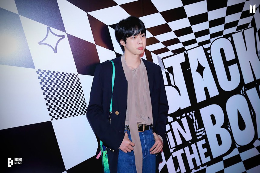 Big Hit tung ảnh cực phẩm mừng sinh nhật Jin BTS - Ảnh 5.