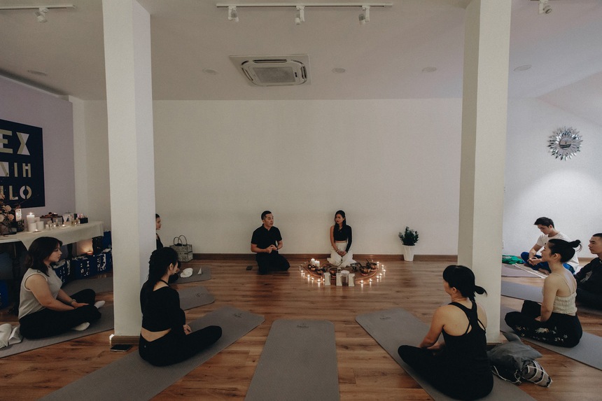 Thiền chuông và hương thơm – Từ thanh tẩy tới chữa lành nỗi buồn của con người đương đại - Ảnh 2. Thiền chuông và hương thơm – Từ thanh tẩy tới chữa lành nỗi buồn của con người đương đại - Ảnh 2.