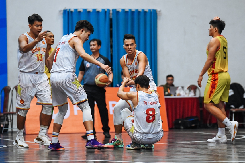 Màn trình diễn để đời của lão tướng Tô Quang Trung ở Đại hội thể thao toàn quốc 2022 - Ảnh 4. Màn trình diễn để đời của lão tướng Tô Quang Trung ở Đại hội thể thao toàn quốc 2022 - Ảnh 4.