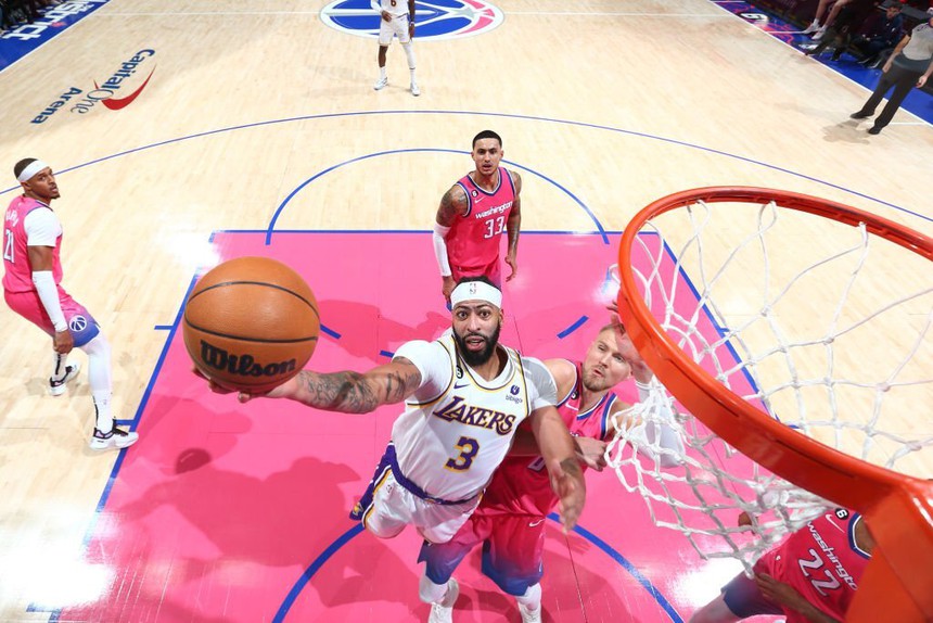 Anthony Davis tái lập 6 thành tích không tưởng tại Los Angeles Lakers và NBA - Ảnh 1. Anthony Davis tái lập 6 thành tích không tưởng tại Los Angeles Lakers và NBA - Ảnh 1.
