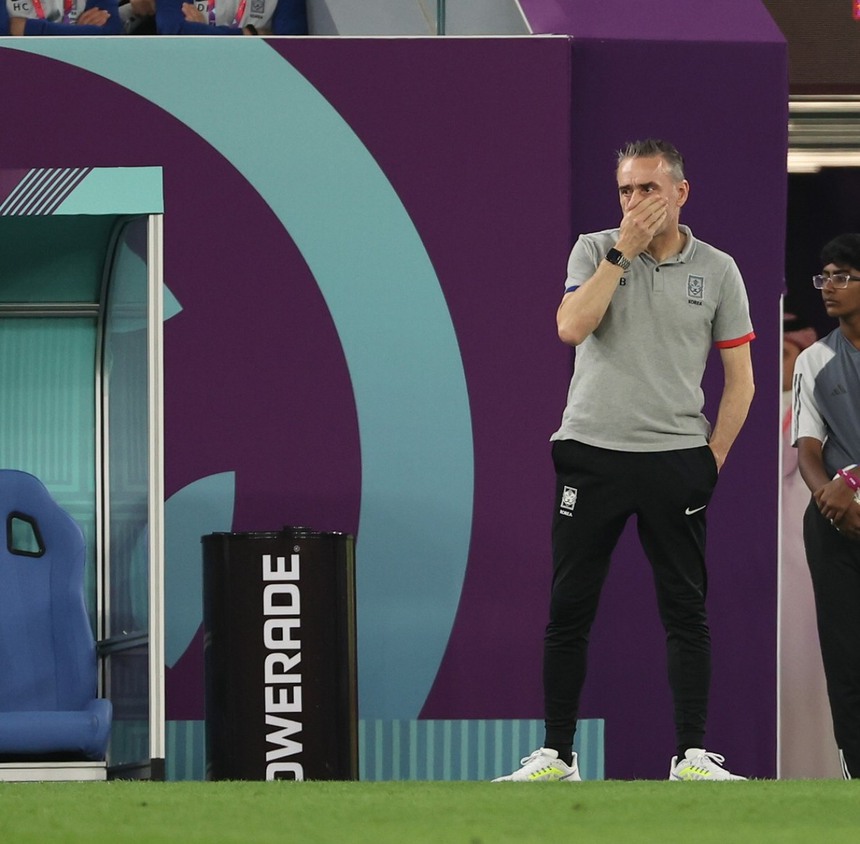 HLV đội tuyển Hàn Quốc từ chức ngay sau trận thua Brazil - Ảnh 4.