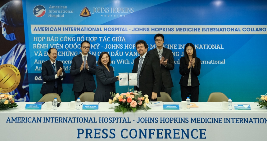 Bệnh viện Quốc tế Mỹ (AIH) tiếp tục ký kết hợp tác cùng Johns  Hopkins Medicine International - Ảnh 1.