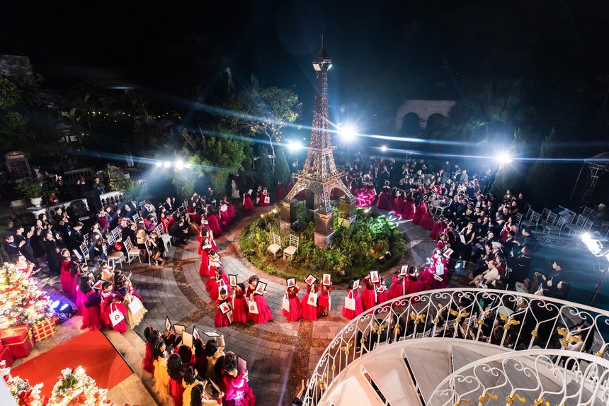 Đêm diễn "cổ tích" của thương hiệu thiết kế váy công chúa Ó Princess - Ảnh 4.