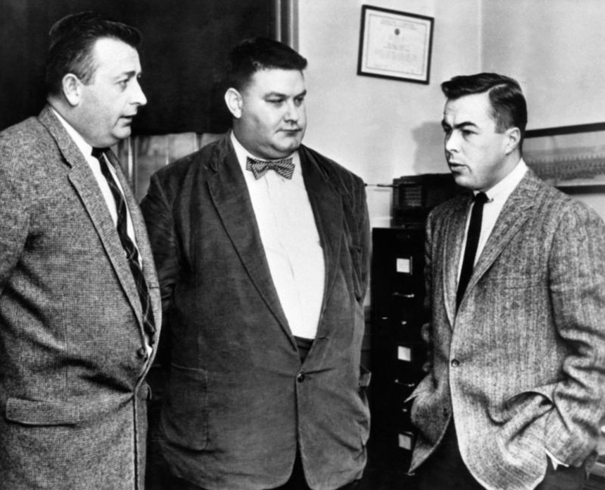 Kẻ lừa đảo nổi tiếng nhất mọi thời đại: cân hết tất cả các thân phận từ bác sĩ đến giảng viên đại học - Ảnh 2. Kẻ lừa đảo nổi tiếng nhất mọi thời đại: cân hết tất cả các thân phận từ bác sĩ đến giảng viên đại học - Ảnh 2.