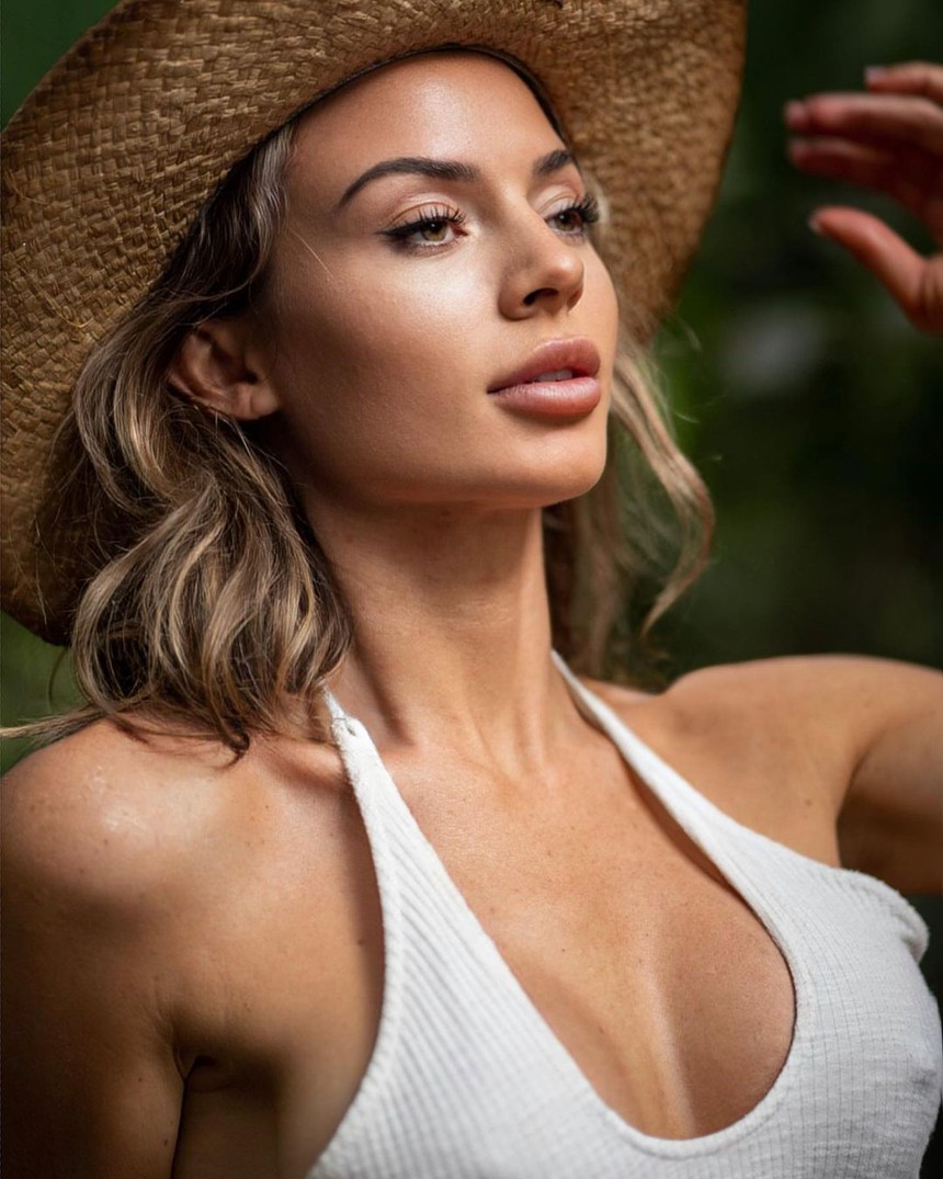 Cô gái đa tài vừa làm nhà khoa học, vừa làm người mẫu chuyên nghiệp - Ảnh 3.