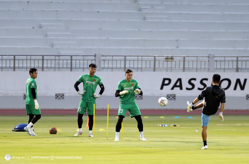 Tin nóng AFF ngày 6/12: Văn Lâm không chắc suất bắt chính. Thái Lan có đội trưởng mới - Ảnh 1.