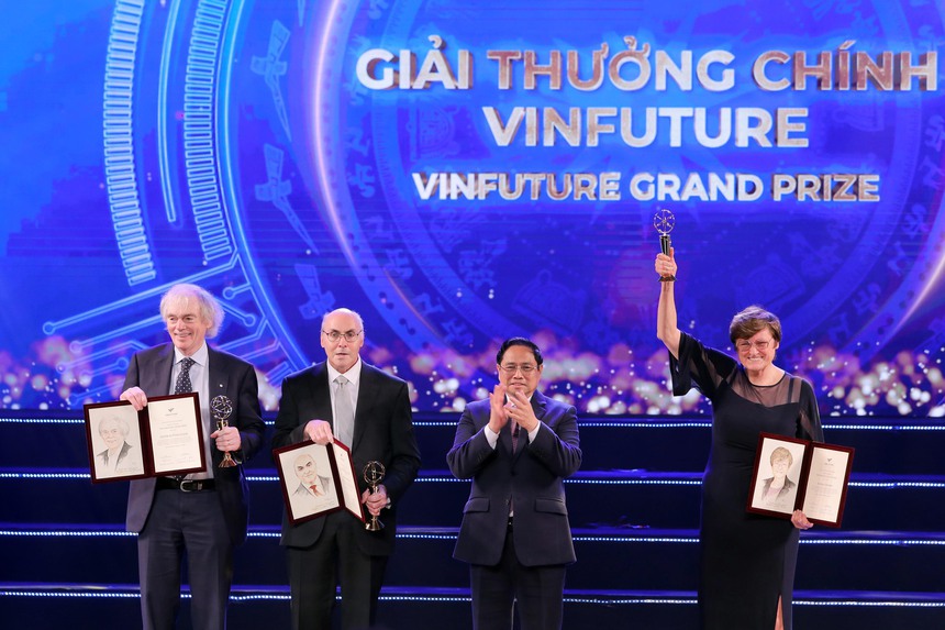 Tiến sĩ Katalin Kariko: "Từ VinFuture, các nhà khoa học thế giới đã hiểu hơn về một Việt Nam đang mạnh mẽ vươn ra quốc tế" - Ảnh 1. Tiến sĩ Katalin Kariko: "Từ VinFuture, các nhà khoa học thế giới đã hiểu hơn về một Việt Nam đang mạnh mẽ vươn ra quốc tế" - Ảnh 1.