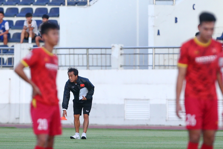 Bùi Tiến Dũng trở lại, ĐT Việt Nam đầy đủ lực lượng tập huấn - Ảnh 6.