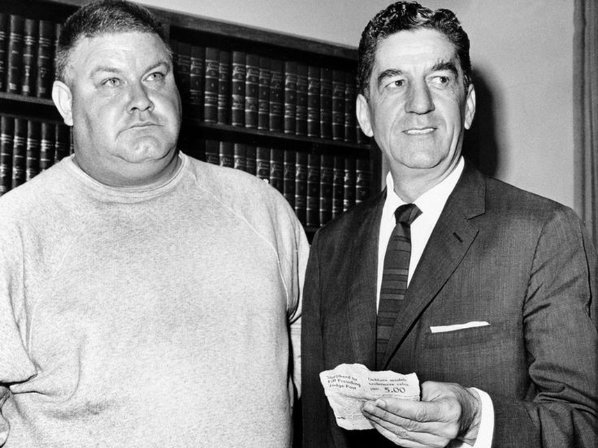 Kẻ lừa đảo nổi tiếng nhất mọi thời đại: cân hết tất cả các thân phận từ bác sĩ đến giảng viên đại học - Ảnh 4. Kẻ lừa đảo nổi tiếng nhất mọi thời đại: cân hết tất cả các thân phận từ bác sĩ đến giảng viên đại học - Ảnh 4.