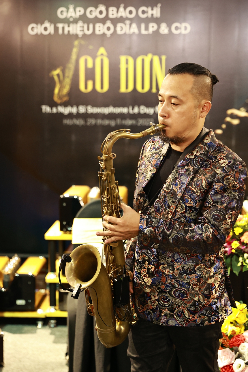 Nghệ sĩ saxophone Lê Duy Mạnh: "Cô đơn" mà không một mình - Ảnh 1.