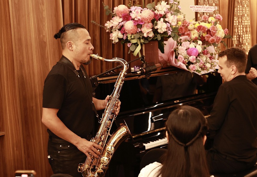 Nghệ sĩ saxophone Lê Duy Mạnh: "Cô đơn" mà không một mình - Ảnh 7.