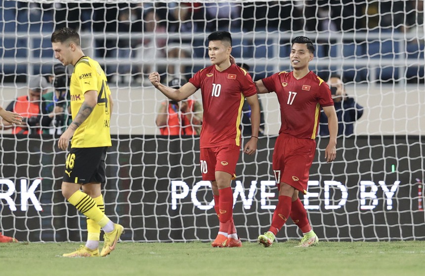 Bóng đá Việt Nam trưa ngày 6/12: Tuyển Việt Nam tích cực đấu tập nội bộ - Ảnh 5. Bóng đá Việt Nam trưa ngày 6/12: Tuyển Việt Nam tích cực đấu tập nội bộ - Ảnh 5.