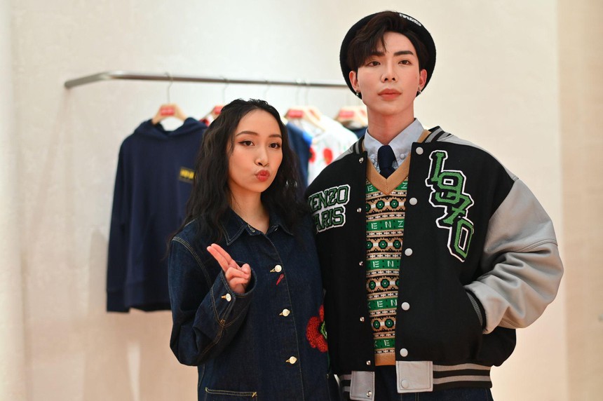 Erik mặc đẹp ấn tượng, Quỳnh Lương, Khánh Vy đụng hàng phong cách tại tiệc khai trương cửa hàng KENZO Tràng Tiền - Ảnh 8.