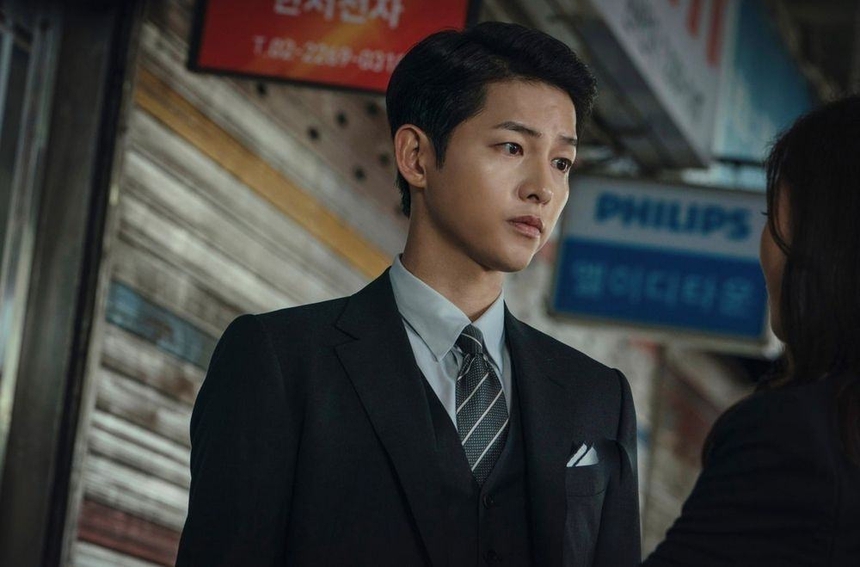 5 bộ phim chứng minh danh hiệu "tắc kè hoa" màn ảnh của Song Joong Ki - Ảnh 3.