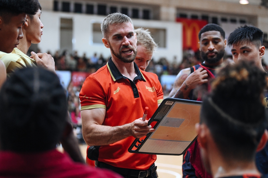 Chiến dịch "Redeem Saigon Heat" của HLV Matt van Pelt tại ABL 2023 - Ảnh 3.