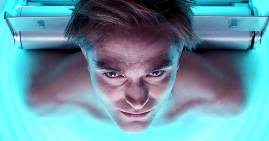 Đạo diễn 'Parasite' tái xuất với bom tấn giả tưởng giật gân 'Mickey 17' - Ảnh 1.