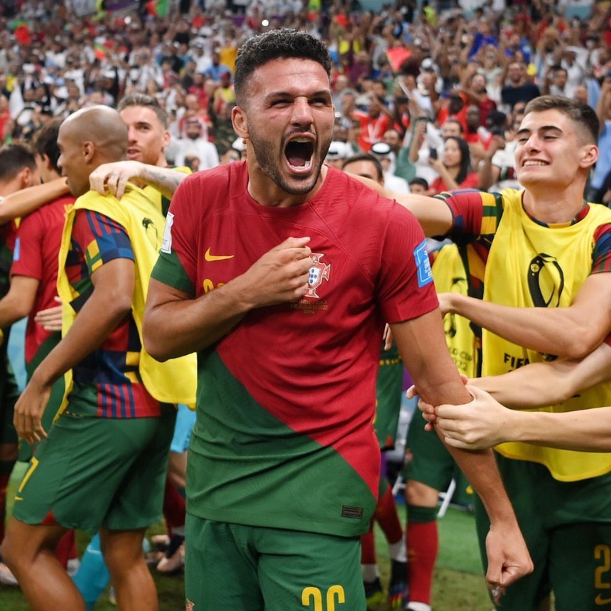 HLV Santos đã hết kiên nhẫn với Ronaldo - Ảnh 5. HLV Santos đã hết kiên nhẫn với Ronaldo - Ảnh 5.