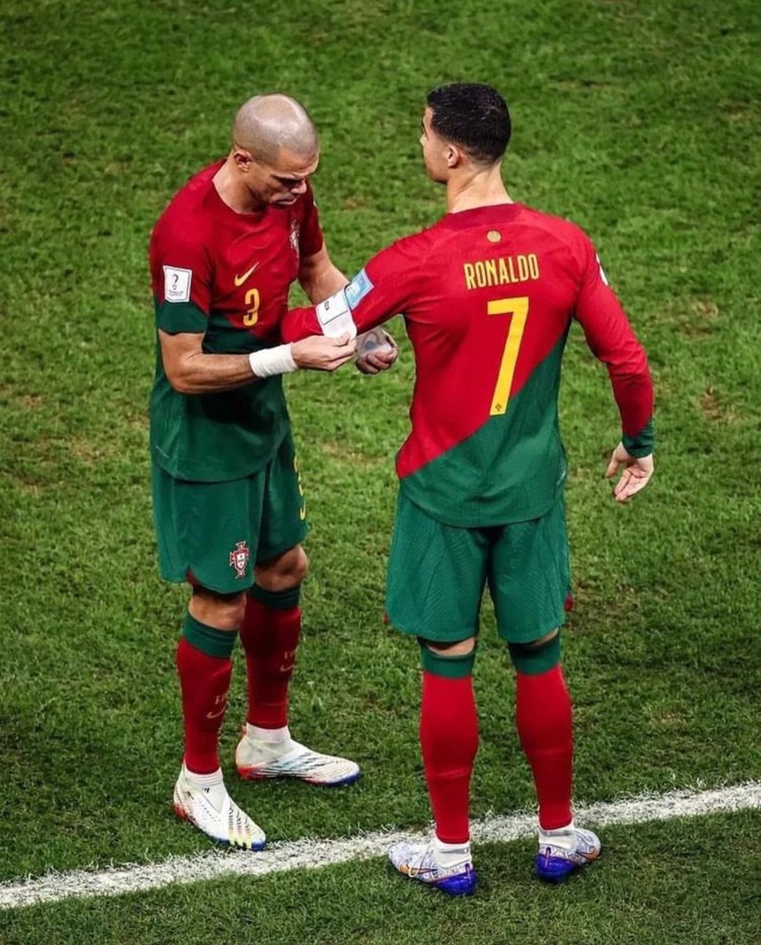 HLV Santos đã hết kiên nhẫn với Ronaldo - Ảnh 6. HLV Santos đã hết kiên nhẫn với Ronaldo - Ảnh 6.