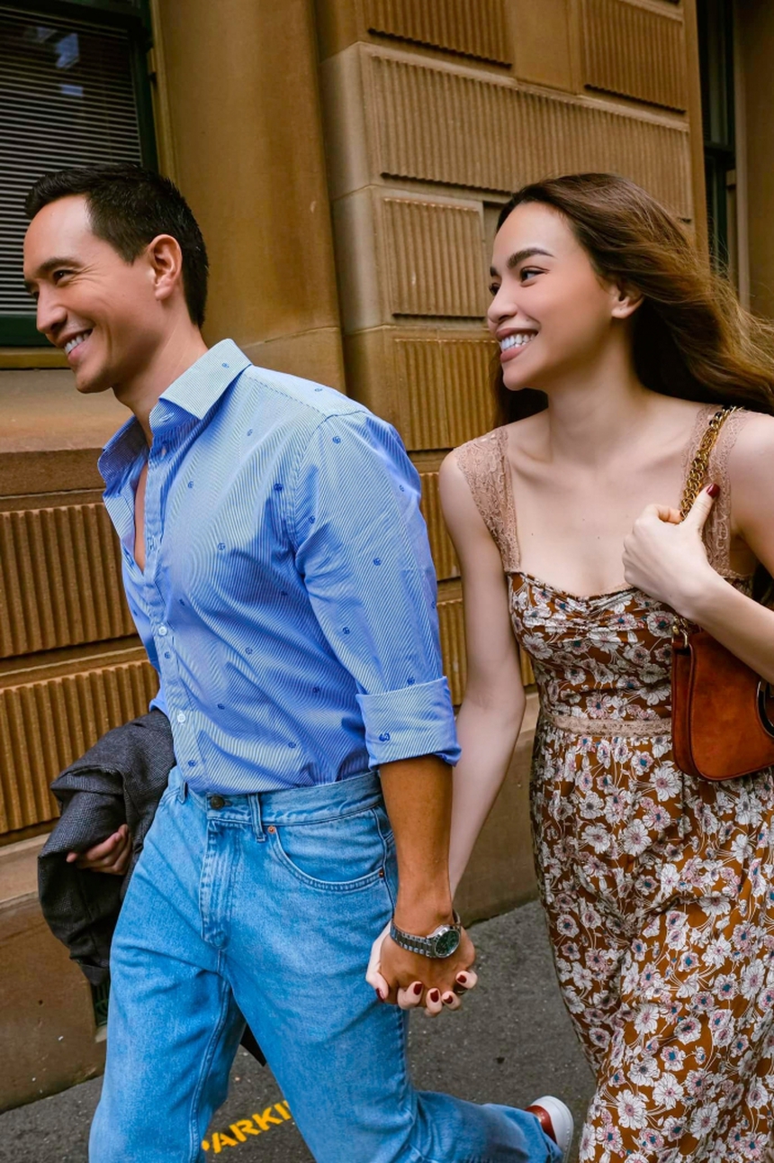 Gia đình nhảy diệu Giáng sinh tưng bừng mừng Hồ Ngọc Hà về  - Ảnh 6.