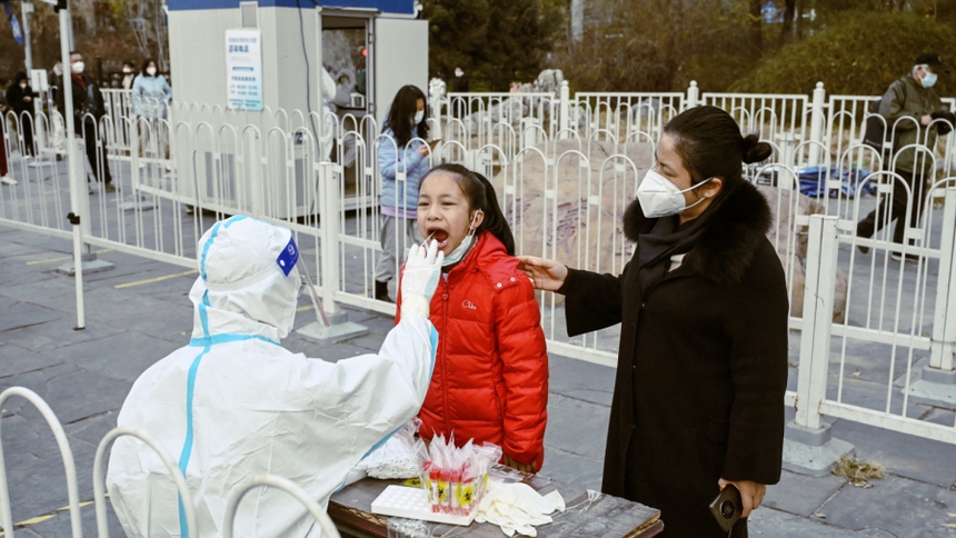 Trung Quốc công bố kế hoạch 10 điểm tối ưu hóa phản ứng chống dịch Covid-19 - Ảnh 1.