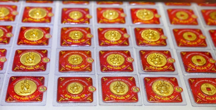 Giá vàng sáng 8/12 giao dịch quanh ngưỡng 67 triệu đồng/lượng - Ảnh 1. Giá vàng sáng 8/12 giao dịch quanh ngưỡng 67 triệu đồng/lượng - Ảnh 1.