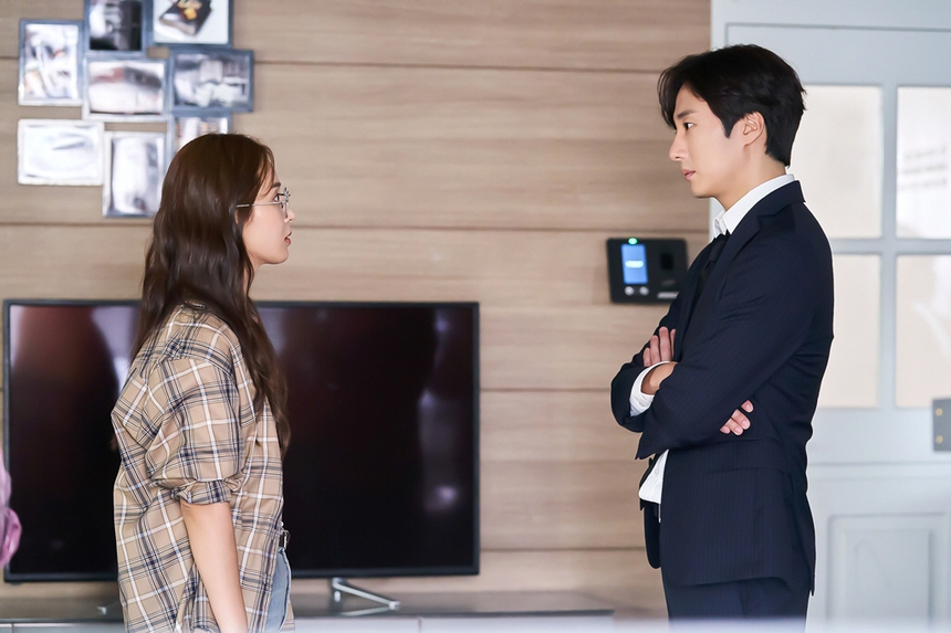 'Good Job' của Yuri SNSD bất ngờ lọt top chương trình phổ biến nhất của Netflix - Ảnh 2. 'Good Job' của Yuri SNSD bất ngờ lọt top chương trình phổ biến nhất của Netflix - Ảnh 2.