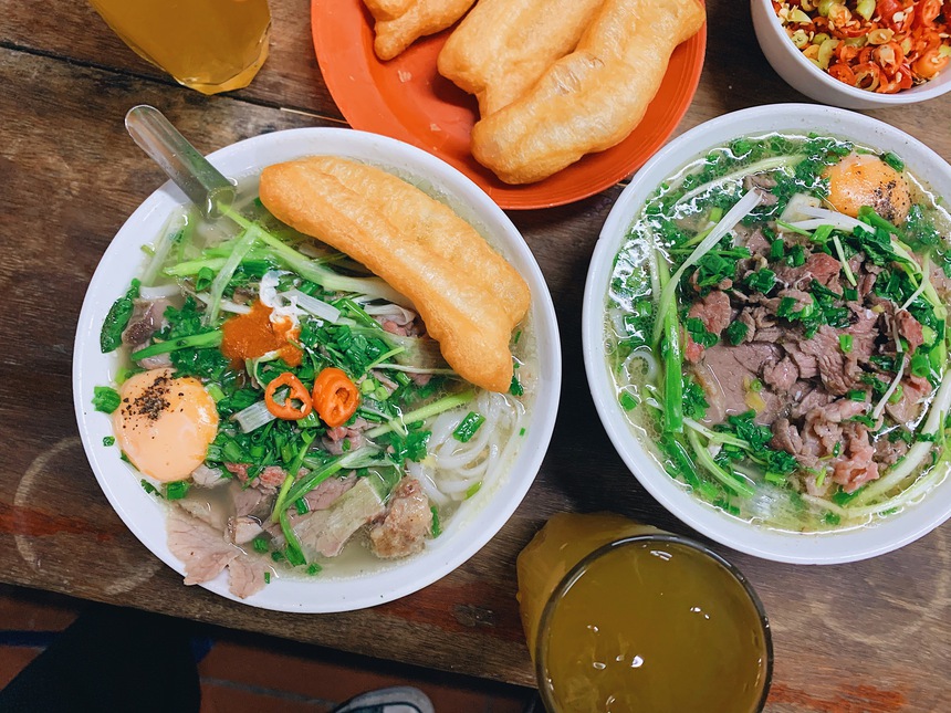 Hàng phở 100 tuổi ở Hà Nội từng lên truyền thông quốc tế bây giờ ra sao? - Ảnh 3. Hàng phở 100 tuổi ở Hà Nội từng lên truyền thông quốc tế bây giờ ra sao? - Ảnh 3.