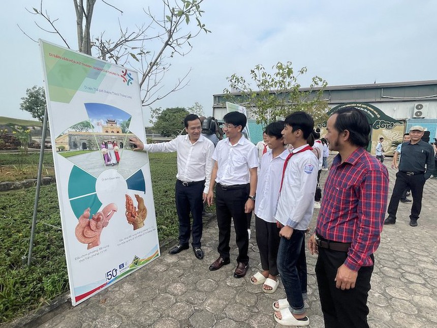 (23/11) Giới thiệu nhiều hình ảnh, tư liệu quý về Di sản Văn hóa thế giới Thành nhà Hồ - Ảnh 1. (23/11) Giới thiệu nhiều hình ảnh, tư liệu quý về Di sản Văn hóa thế giới Thành nhà Hồ - Ảnh 1.