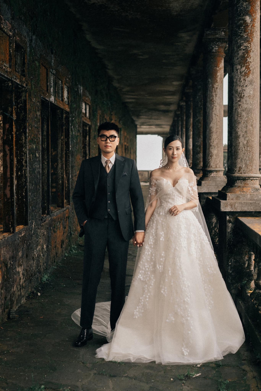 Cặp đôi 'Hạ cánh nơi anh' bản Việt sau 2 năm rời 'Người ấy là ai': Nữ chính kết hôn đạo diễn nổi tiếng, chú bộ đội thì sao? - Ảnh 5.