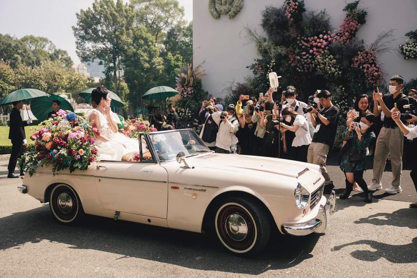 Angela Phương Trinh cắt tóc, nhìn lại tưởng Hiền Hồ - Ảnh 2. Angela Phương Trinh cắt tóc, nhìn lại tưởng Hiền Hồ - Ảnh 2.