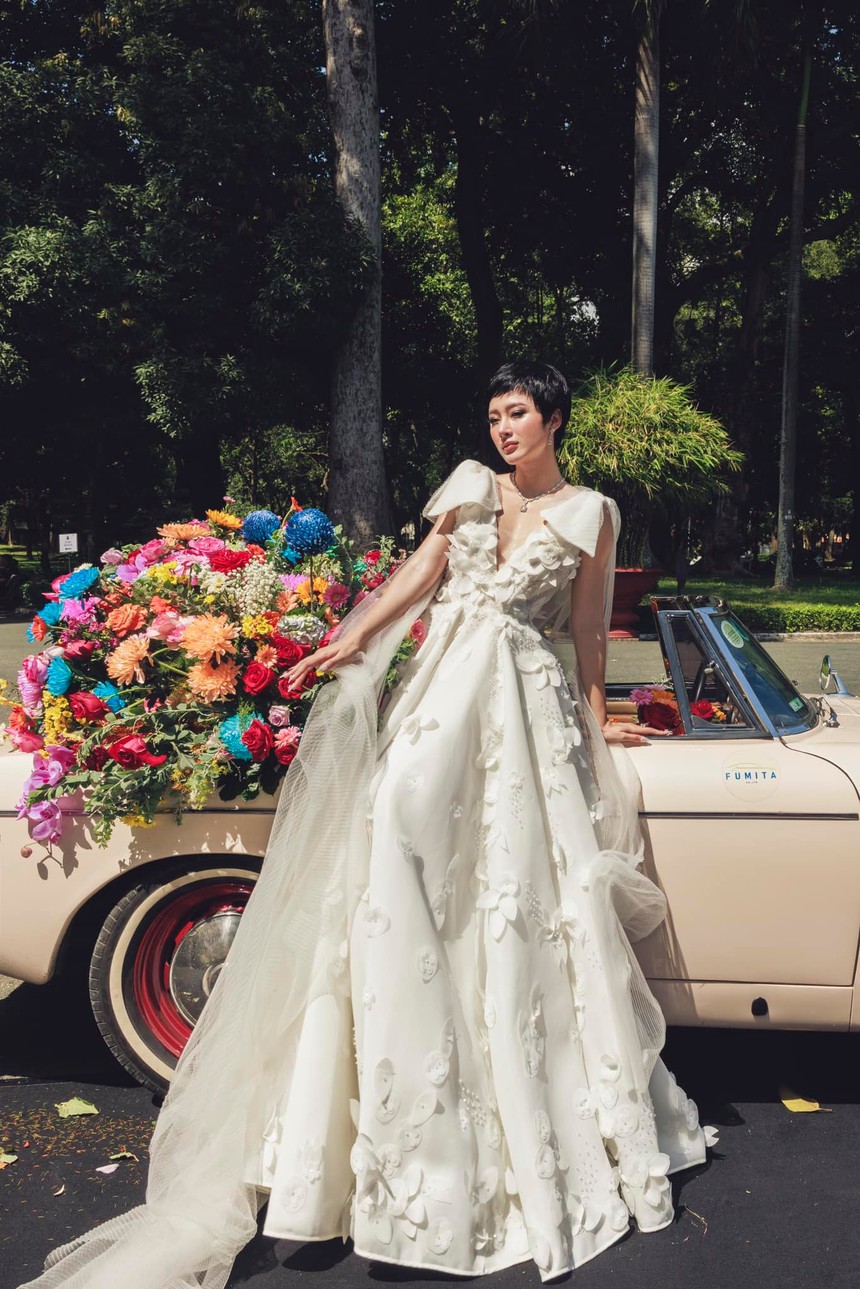 Angela Phương Trinh cắt tóc, nhìn lại tưởng Hiền Hồ - Ảnh 6. Angela Phương Trinh cắt tóc, nhìn lại tưởng Hiền Hồ - Ảnh 6.