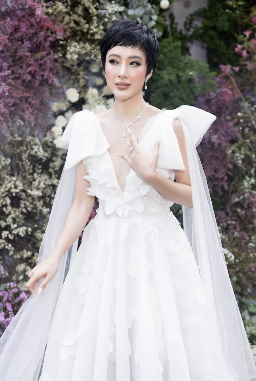 Ngô Thanh Vân lẻ bóng, Angela Phương Trinh để tóc ngắn nổi bật giữa dàn mỹ nhân - Ảnh 3. Ngô Thanh Vân lẻ bóng, Angela Phương Trinh để tóc ngắn nổi bật giữa dàn mỹ nhân - Ảnh 3.