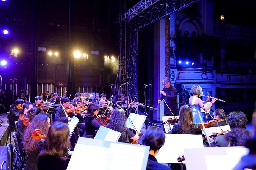 Xúc động đêm nhạc tưởng nhớ nhạc sĩ Phú Quang - Ảnh 2. Xúc động đêm nhạc tưởng nhớ nhạc sĩ Phú Quang - Ảnh 2.