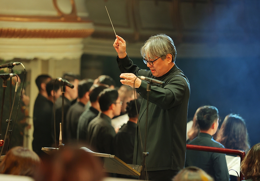 Xúc động đêm nhạc tưởng nhớ nhạc sĩ Phú Quang - Ảnh 3. Xúc động đêm nhạc tưởng nhớ nhạc sĩ Phú Quang - Ảnh 3.