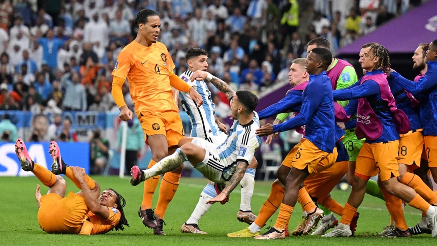 Messi: 'FIFA không nên sử dụng trọng tài này nữa' - Ảnh 2.