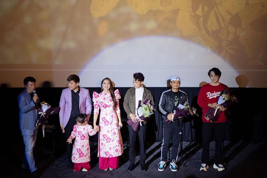 Vợ chồng nghệ sĩ Nguyễn Ngọc Anh - Tô Minh Đức lần đầu hát nhạc tình xưa - Ảnh 4.